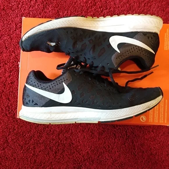 Nike Zoom Pegasus 31 Running Shoe Men's Sz 9.5 Black & White - Picture 9 of 12